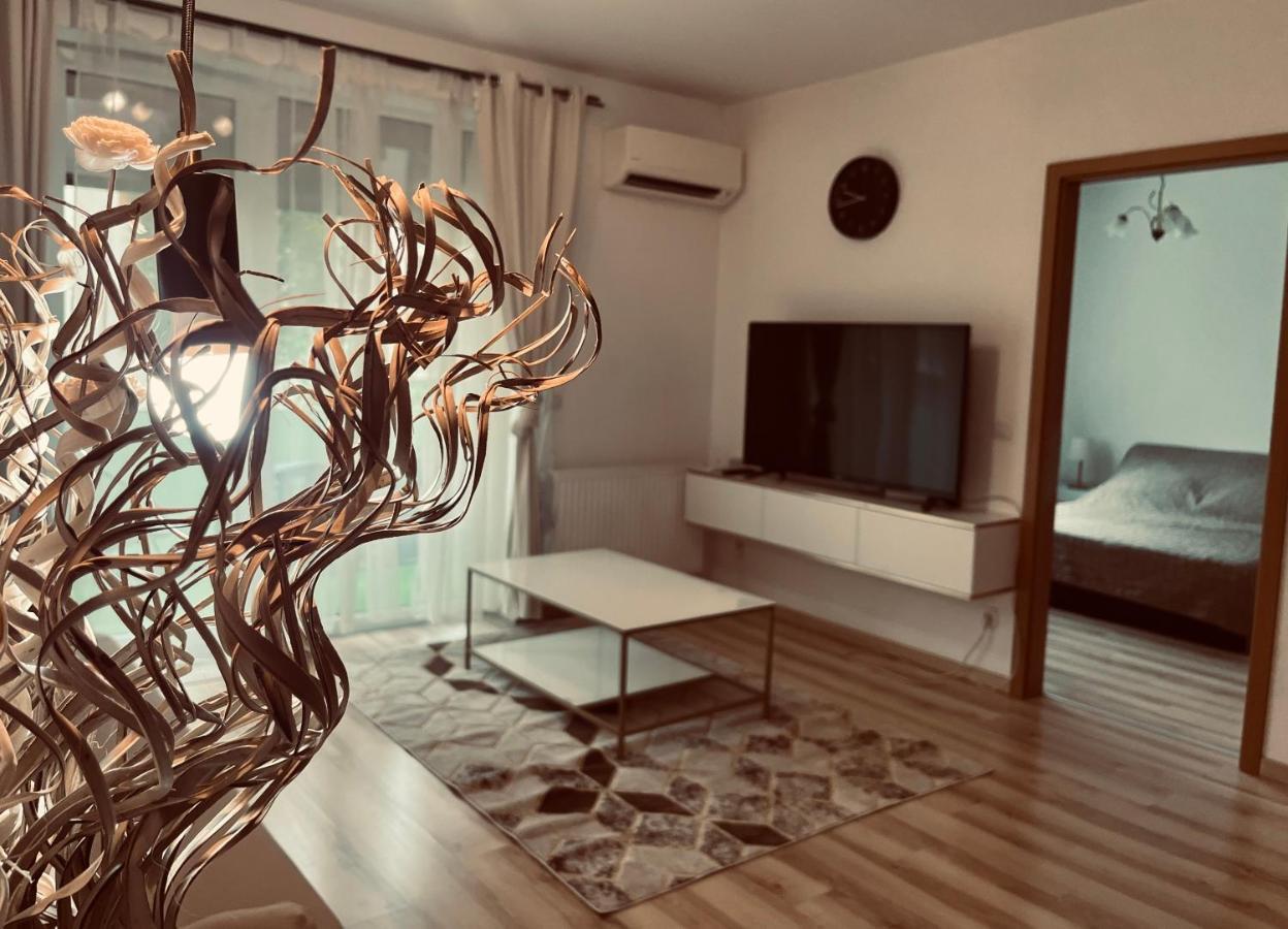 דירות בודפשט Corvin Promenade Crystal מראה חיצוני תמונה